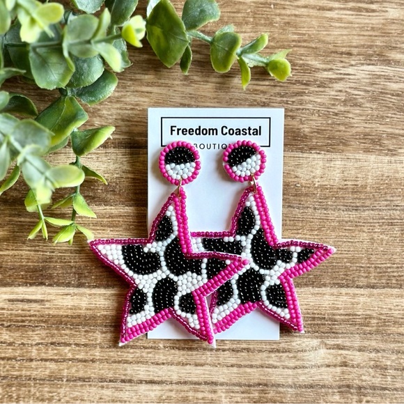 Pink and Black Star Beaded Earrings - Picture 1 of 1